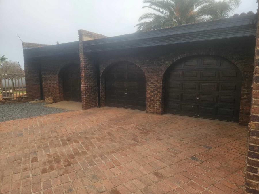 5 Bedroom Property for Sale in Royldene Northern Cape